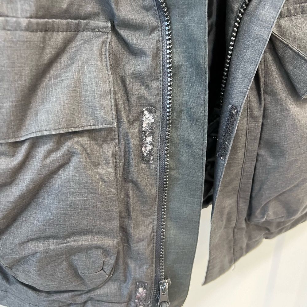 Helly Hansen Men’s winter parka - Picture 8 of 8